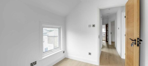 3 bedrooms Apartment in Ealing, United Kingdom No. 5777 7