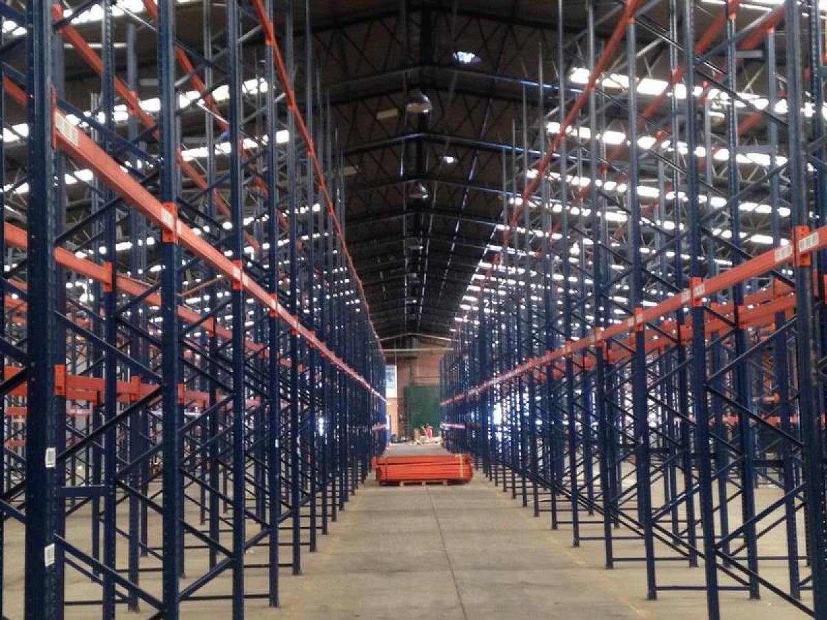 Propiedad comercial en Malvinas Argentinas, Argentina No. 109473