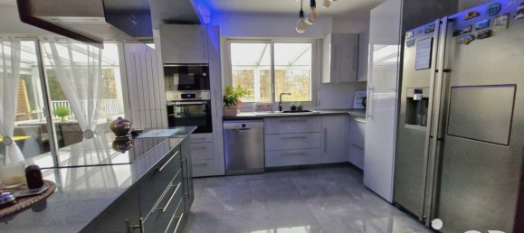 5 bedrooms House in Trie-Chateau, France No. 47948 3