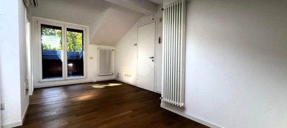 Casa de 4 habitaciónes en Correzzana, Italy No. 142080 20