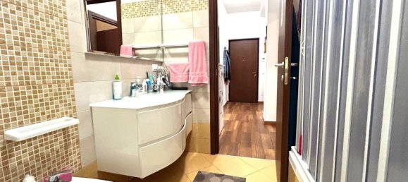 3 bedrooms Apartment in Malnate, Italy No. 363517 10