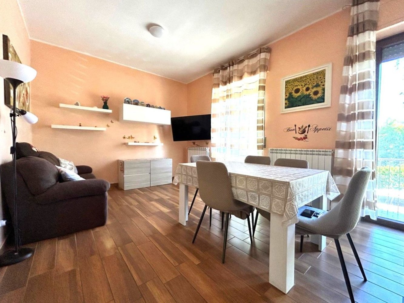 3 bedrooms Apartment in Malnate, Italy No. 363517