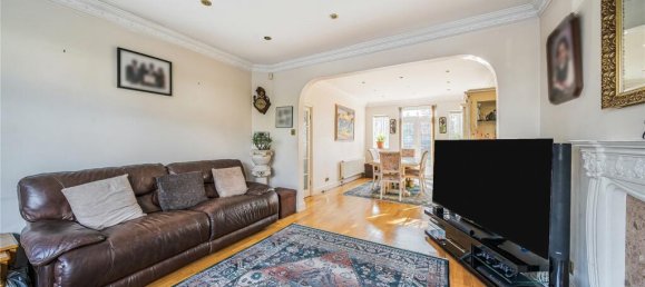 3 bedrooms House in Harrow, United Kingdom No. 12177 11