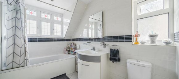 3 bedrooms House in Harrow, United Kingdom No. 12177 7