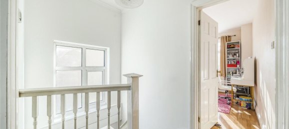 3 bedrooms House in Harrow, United Kingdom No. 12177 18