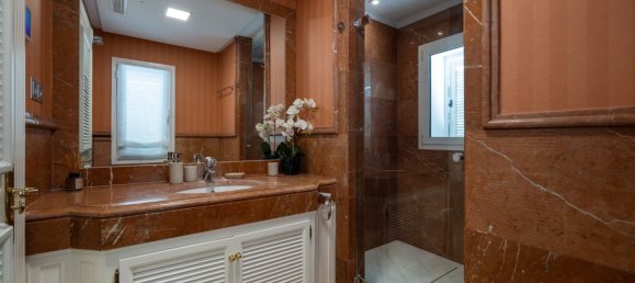 6 bedrooms Villa in Marbella, Spain No. 61271 12