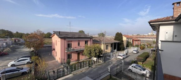 Квартира с 2 спальнями в Брони, Италия № 311287 17