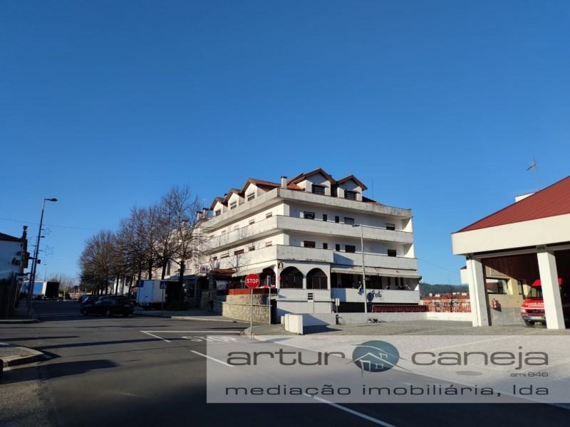 1655m² Hotel in Paredes de Coura, Portugal No. 306597