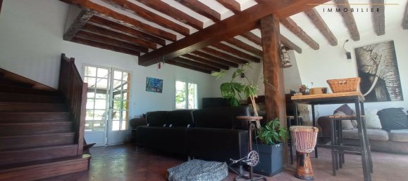 3 bedrooms House in Francourville, France No. 153436 2