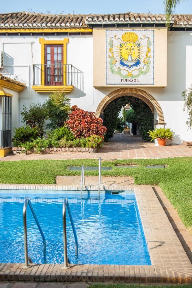 6 bedrooms House in Fuengirola, Spain No. 201594