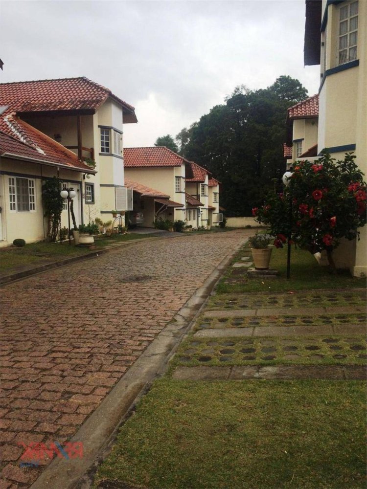 Casa de 3 dormitorios en Sao Paulo, Brazil No. 497001