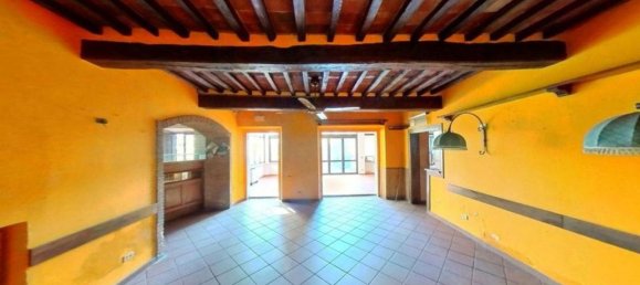 Коммерческая недвижимость 240м² в Лукка, Италия № 374900 8