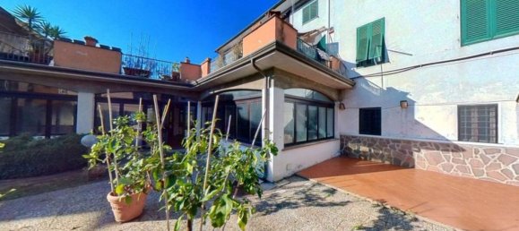 Коммерческая недвижимость 240м² в Лукка, Италия № 374900 11