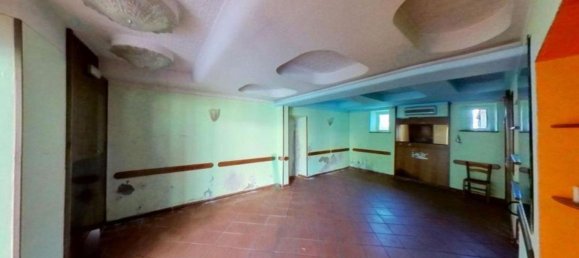 Коммерческая недвижимость 240м² в Лукка, Италия № 374900 4