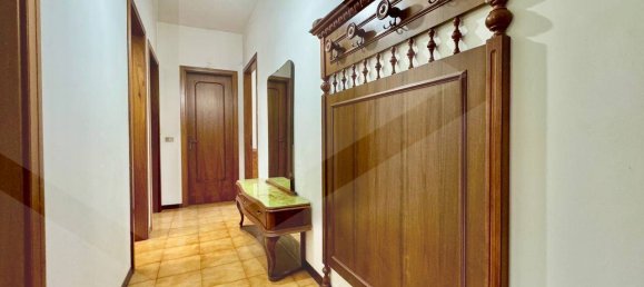 4-salle Appartement à Vasto, Italy No. 17948 11