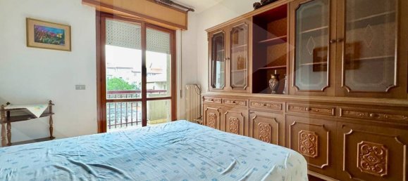 4-salle Appartement à Vasto, Italy No. 17948 9