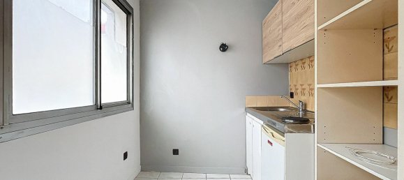 Studio à Clichy, France No. 139568 4