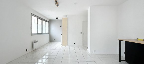 Studio à Clichy, France No. 139568 2