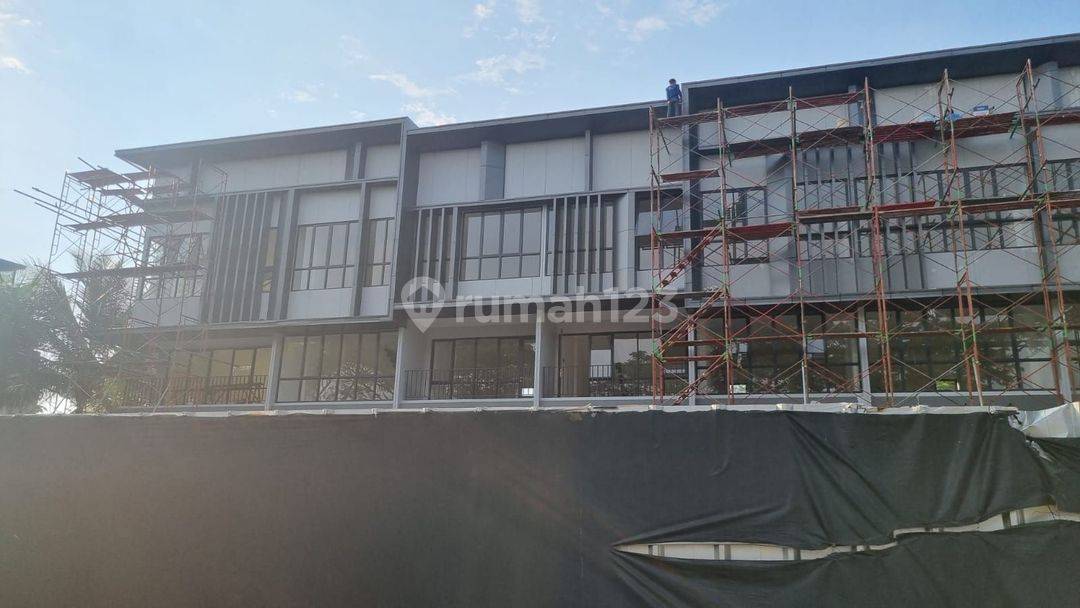 150m² Shop in Tangerang, Indonesia No. 1768