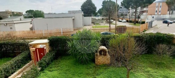 3-salle Appartement à Bari, Italy No. 235254 15