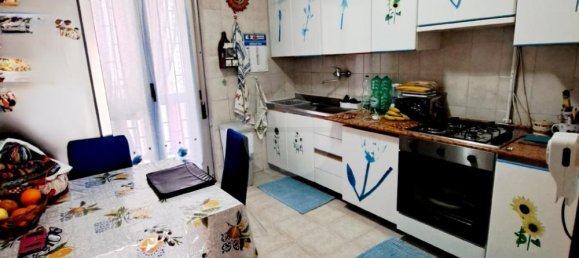 3-salle Appartement à Bari, Italy No. 235254 7