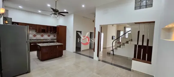 4 bedrooms Villa in District 7, Vietnam No. 13992 3