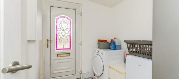 3 bedrooms House in New Addington, United Kingdom No. 8091 9