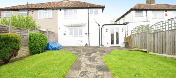 3 bedrooms House in New Addington, United Kingdom No. 8091 6