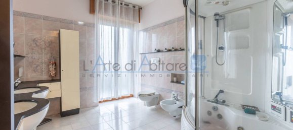 4 bedrooms Apartment in Verona, Italy No. 267200 6