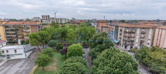 4 bedrooms Apartment in Verona, Italy No. 267200 8