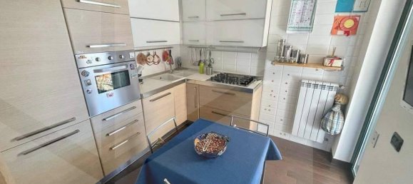 Apartamento de 3 habitaciónes en Andria, Italy No. 9415 5