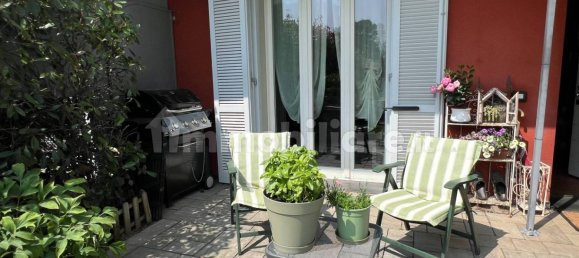 2 bedrooms Villa in Montano Lucino, Italy No. 360386 7