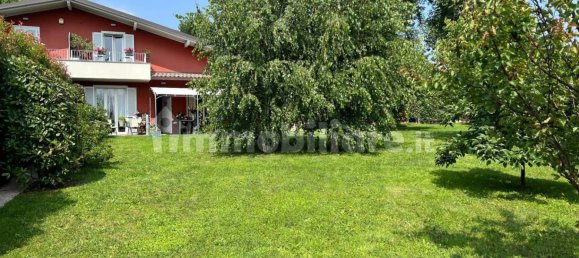 2 bedrooms Villa in Montano Lucino, Italy No. 360386 2