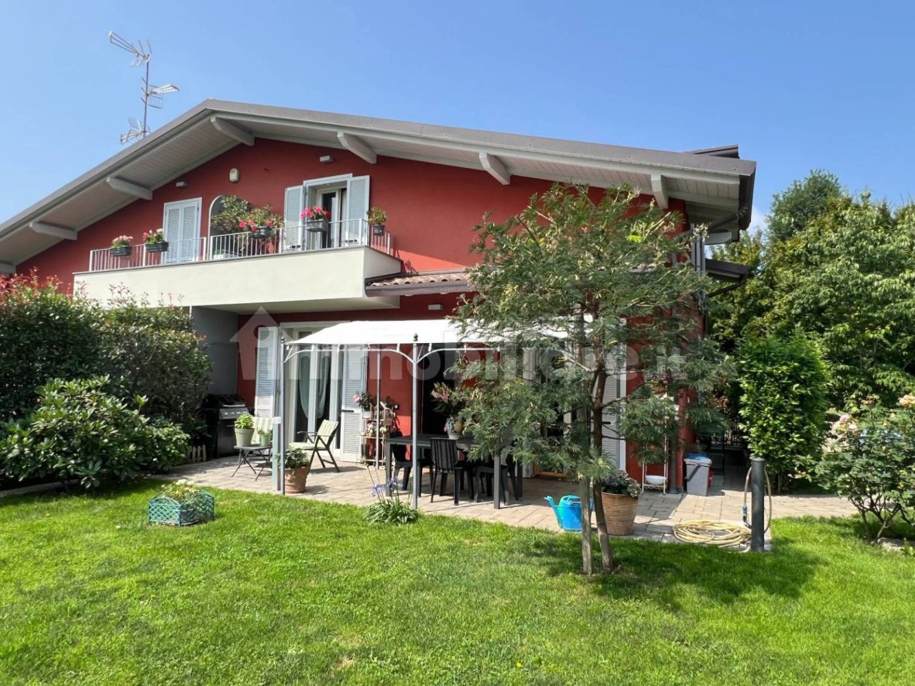 2 bedrooms Villa in Montano Lucino, Italy No. 360386