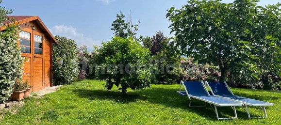 2 bedrooms Villa in Montano Lucino, Italy No. 360386 3