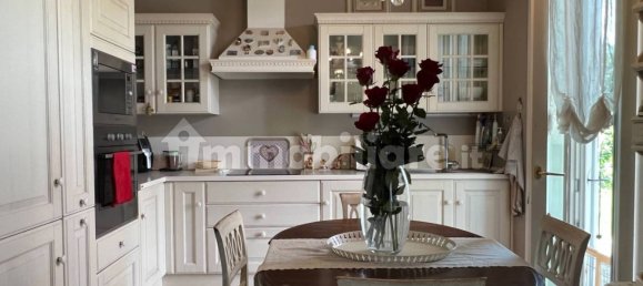 2 bedrooms Villa in Montano Lucino, Italy No. 360386 10