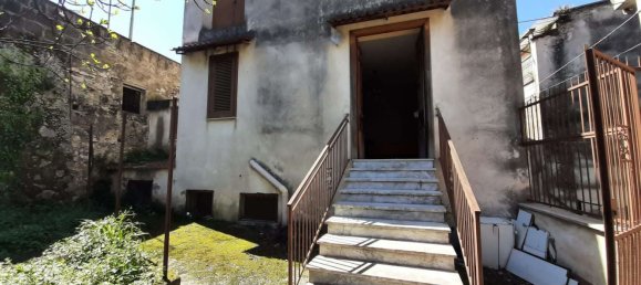 640m² Building in Lauro, Italy No. 102605 19