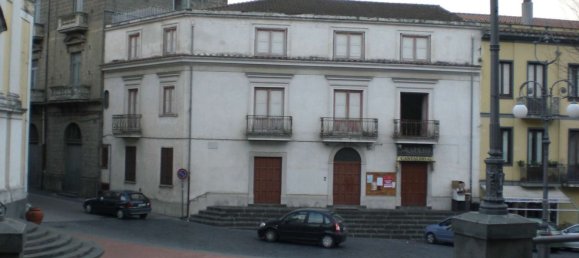 640m² Building in Lauro, Italy No. 102605 5