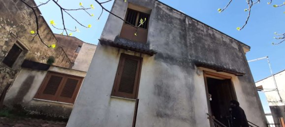 640m² Building in Lauro, Italy No. 102605 2