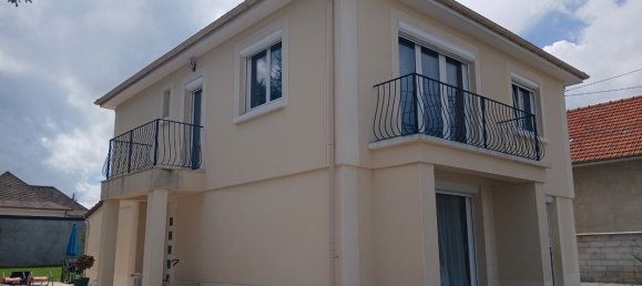 6 bedrooms House in Chelles, France No. 333518 2