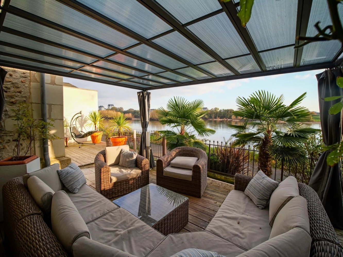 2 bedrooms House in Saint-Cyr-sur-Loire, France No. 48095