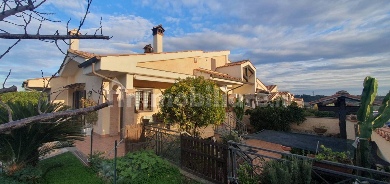 4 bedrooms House in Rome, Italy No. 325081