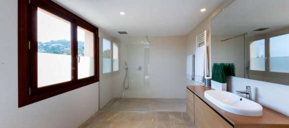 4 bedrooms Villa in Palma de Majorca, Spain No. 259645 19