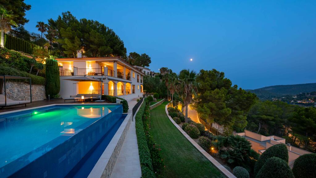 4 bedrooms Villa in Palma de Majorca, Spain No. 259645