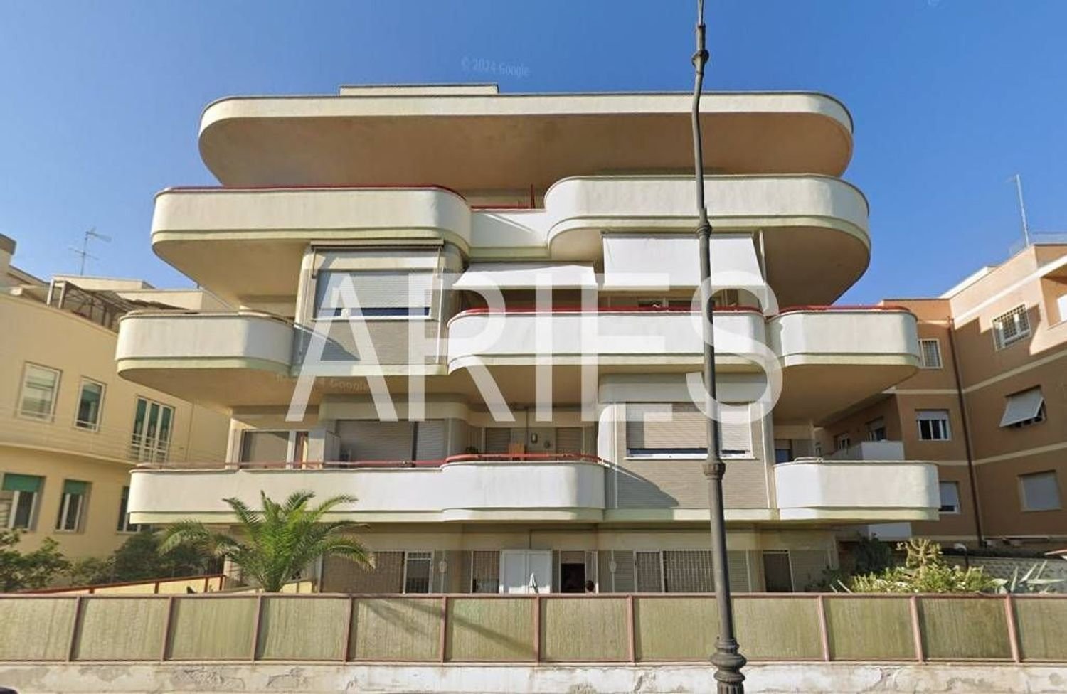 Квартира с 2 комнатами в Рим, Италия № 46207