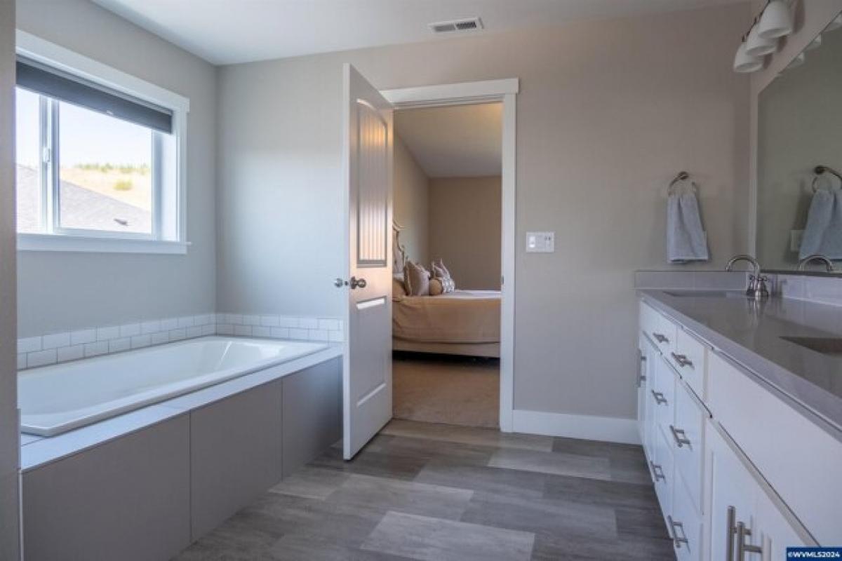 5 bedrooms House in McMinnville, USA No. 391782