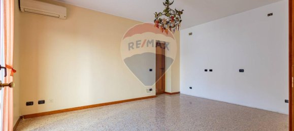 Вилла с 3 комнатами в Монца, Италия № 15565 6