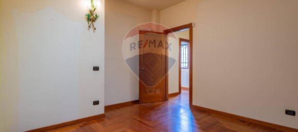 Вилла с 3 комнатами в Монца, Италия № 15565 9