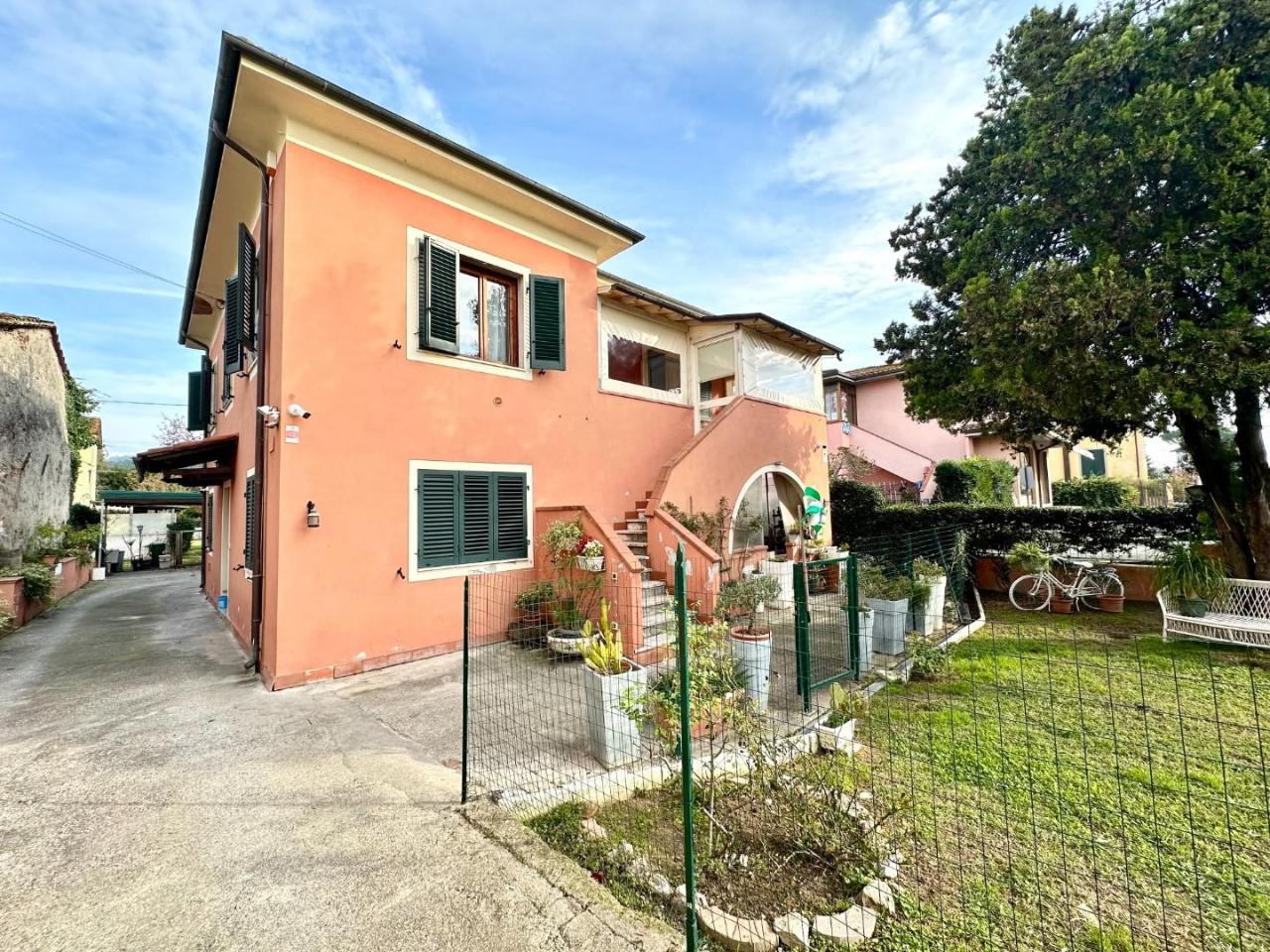 12-Zimmer Haus in Lucca, Italy, Nr. 149517