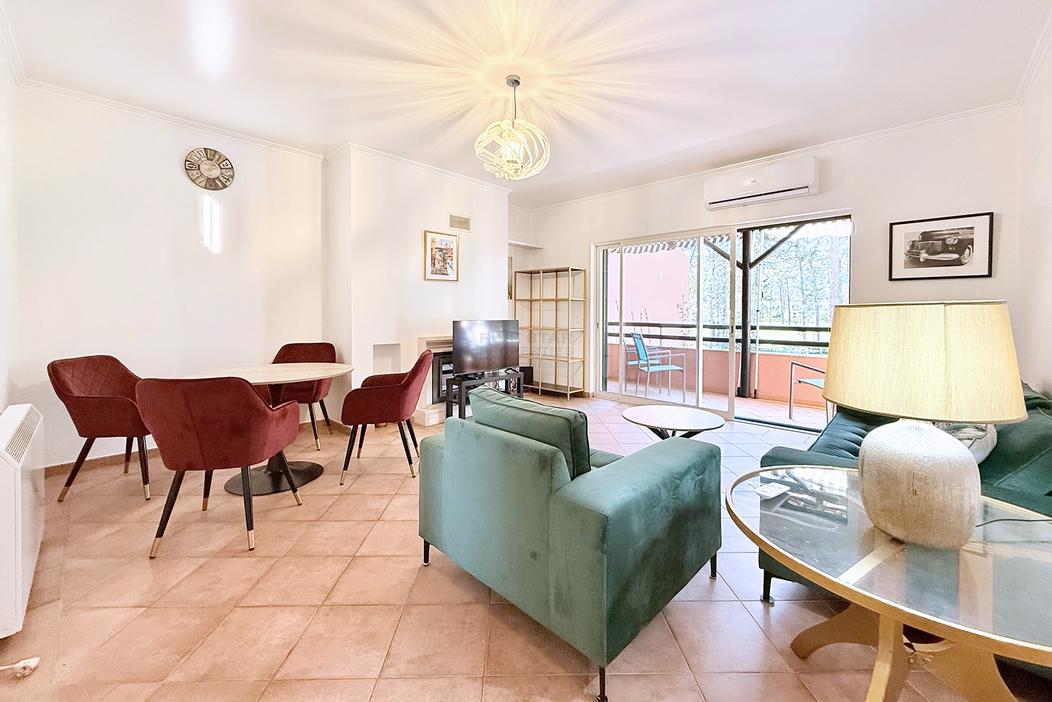 2 bedrooms Apartment in Almada, Portugal No. 195419